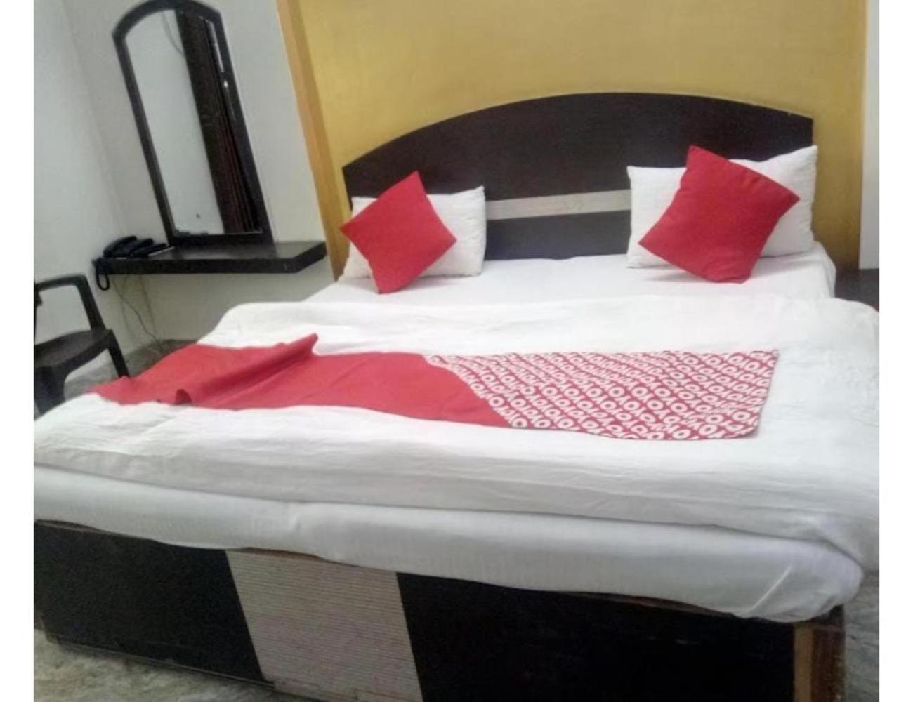 Homestay Shri Shri Radha Shyam Palace, *